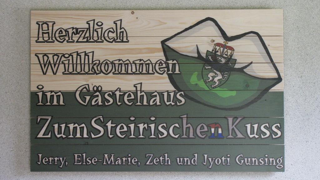 Hotel Gaestehaus Zum Steirischen Kuss Aich  Zewnętrze zdjęcie